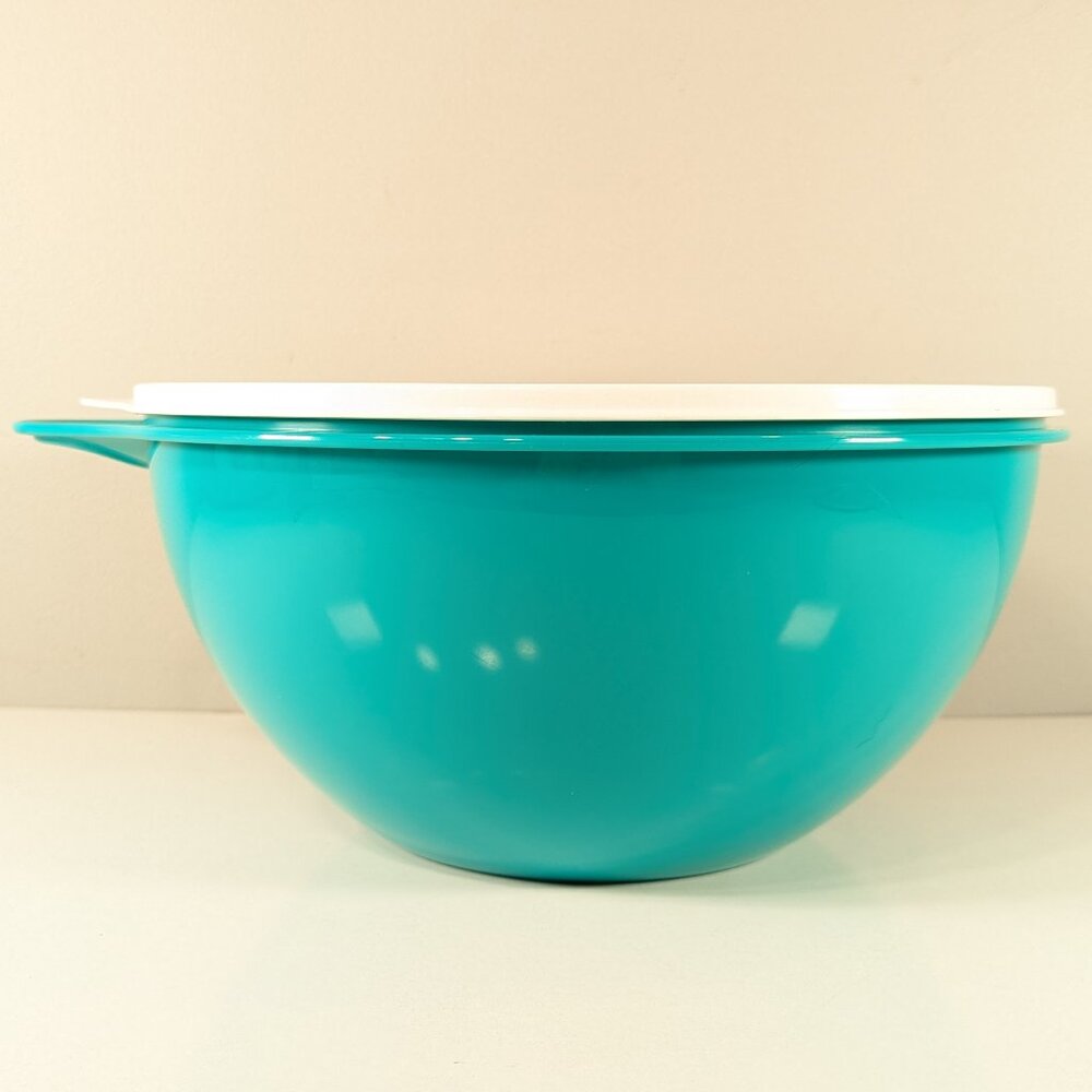 TUPPERWARE Medium Thatsa bowl 1 GAL / 4.5L / 19 cups Teal Blue + white lid